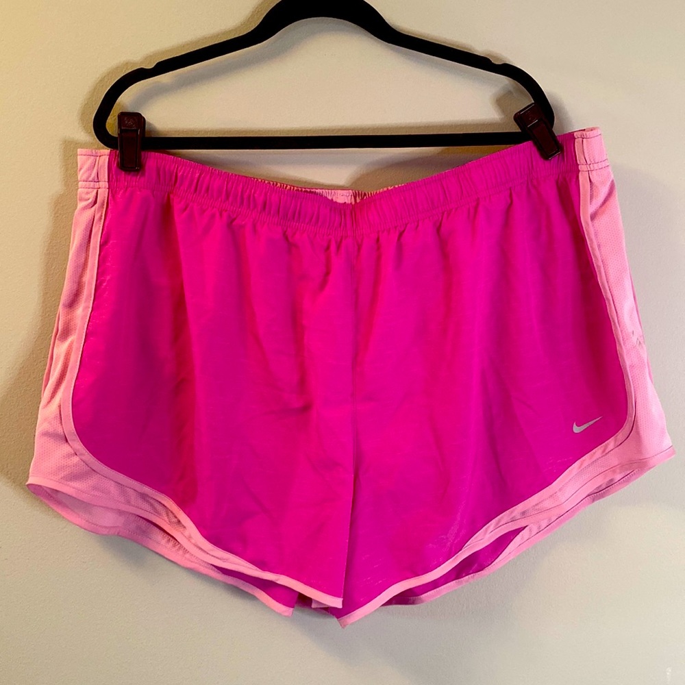 Nike Tempo Women's Plus Running Shorts in Bright Pink - 3X
